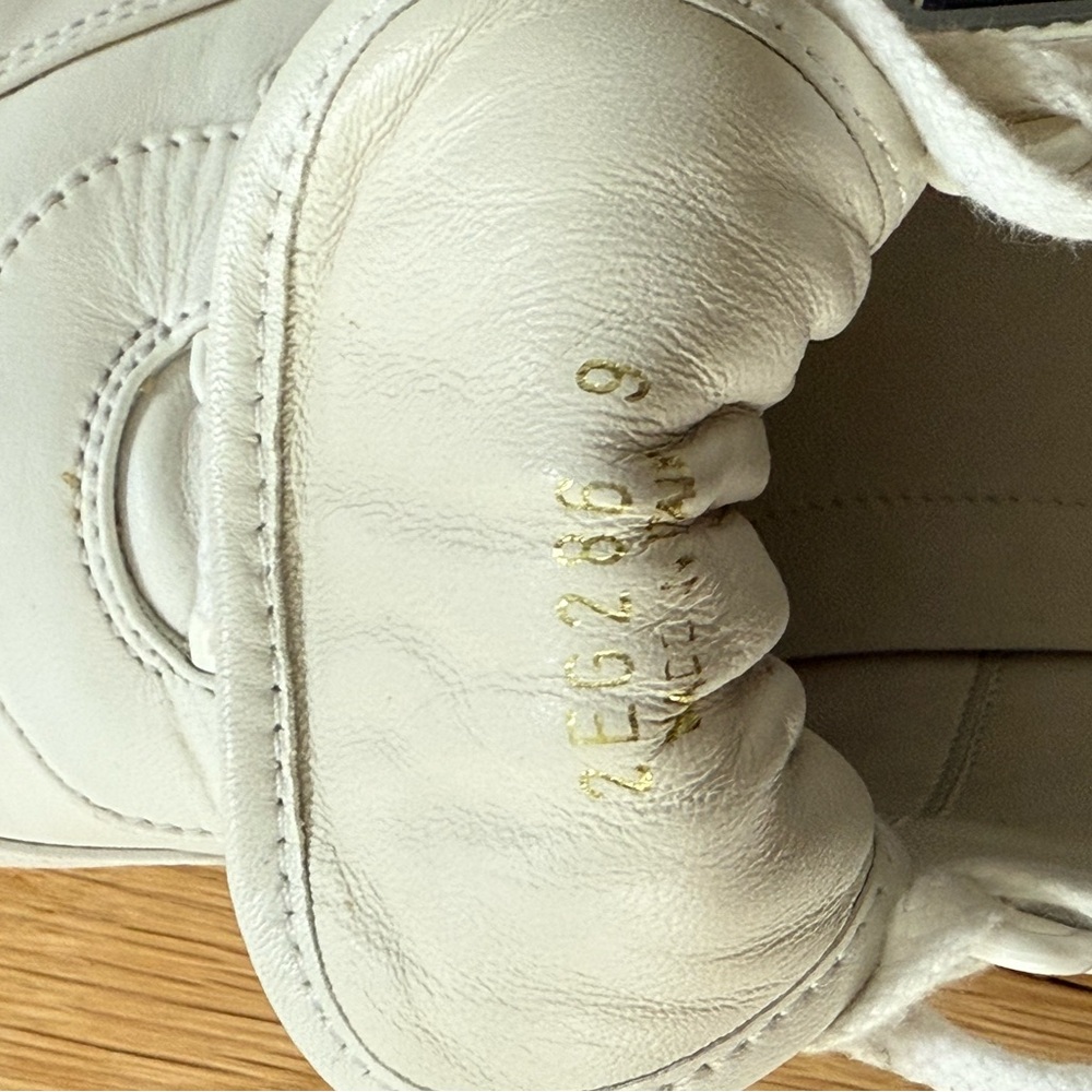 Prada White Leather Men's Low-Top Sneakers with Black Logo Detail - Picture 9 of 10